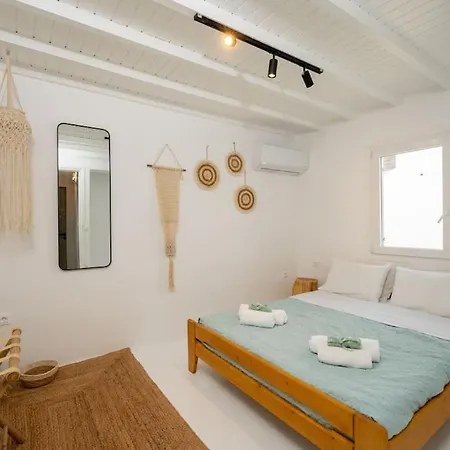 Вилла Palm Luxury Maisonette With Heated Private Jacuzzi